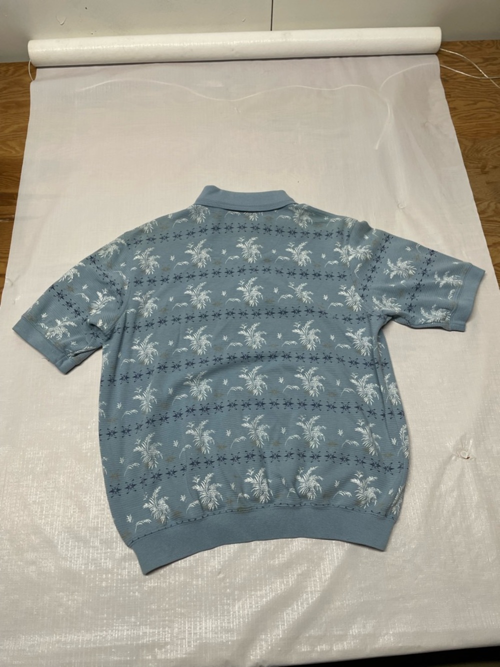 Men's Light Blue Palm-Print Short Sleeve Polo - Picture 2 of 5